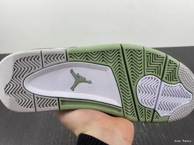 Kicktheory AQ9129-103 Seafoam Jordan WMNS 4 Air 0503